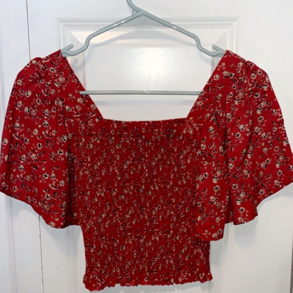 Very Cute Cropped Floral Blouse